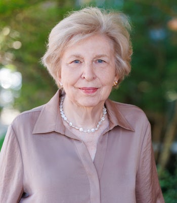 Portrait of Mary Kay Klyce, Realtor.