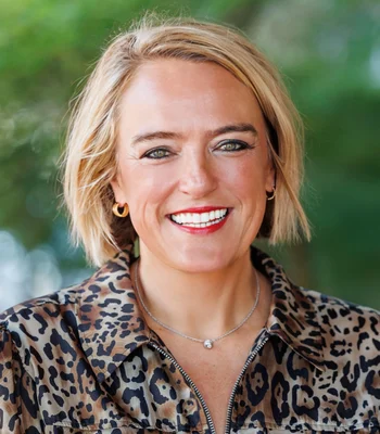 Portrait of Mary Evans, REALTOR.