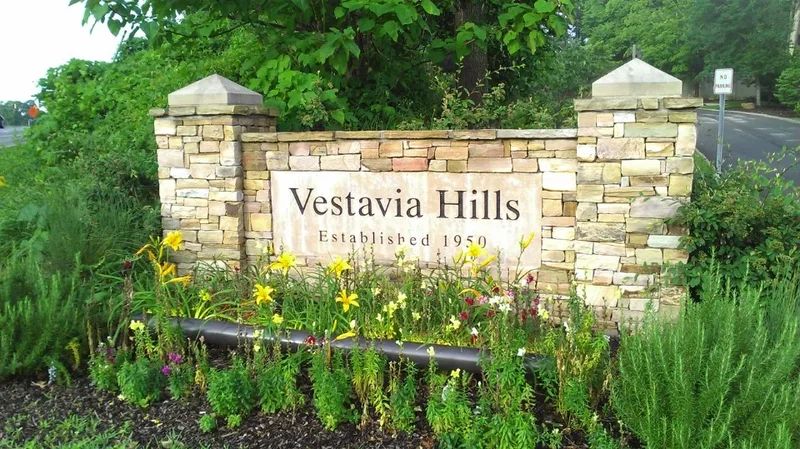 Vestavia Hills neighborhood welcome sign