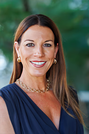 Amanda Davis Headshot
